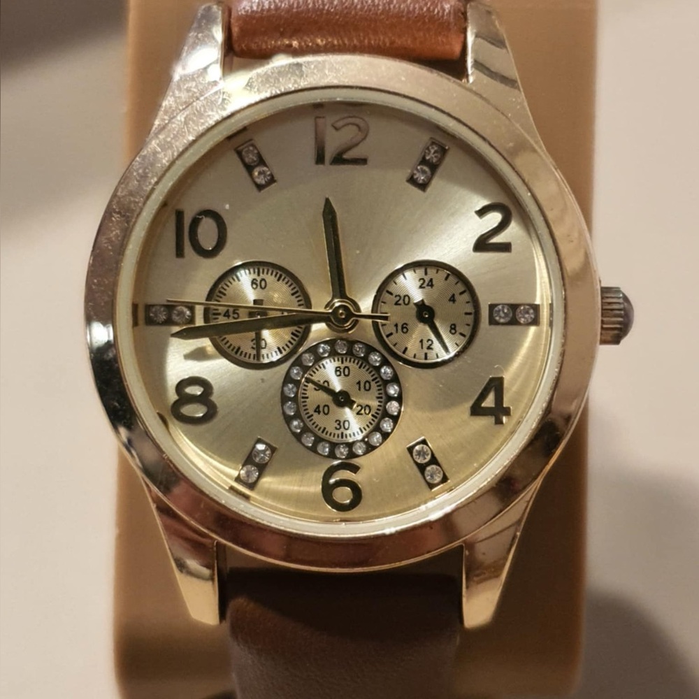 🦋10/$20🦋 FMDOTT082 Goldtone Leather Women's Watch